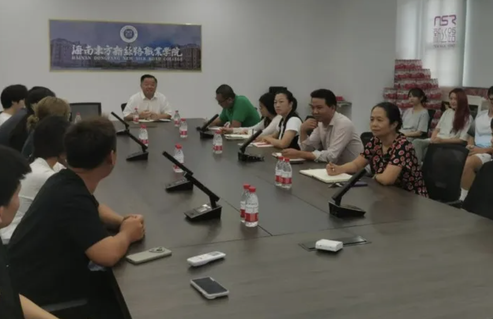 倾听心声，共筑成长之路--我校召开学生座谈会纪实