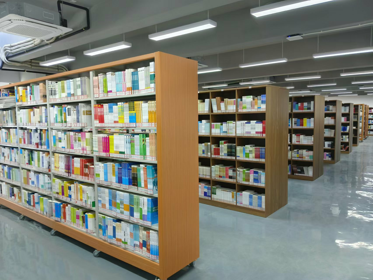 椰风书海 静享新知——海南东方新丝路职业学院图书馆阅览室介绍