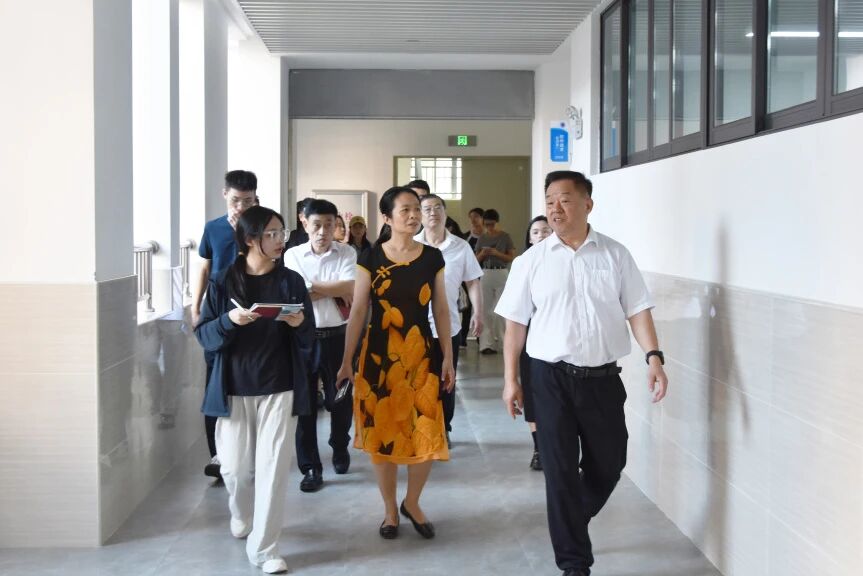 开学首日：巡查教学一线 护航新学期