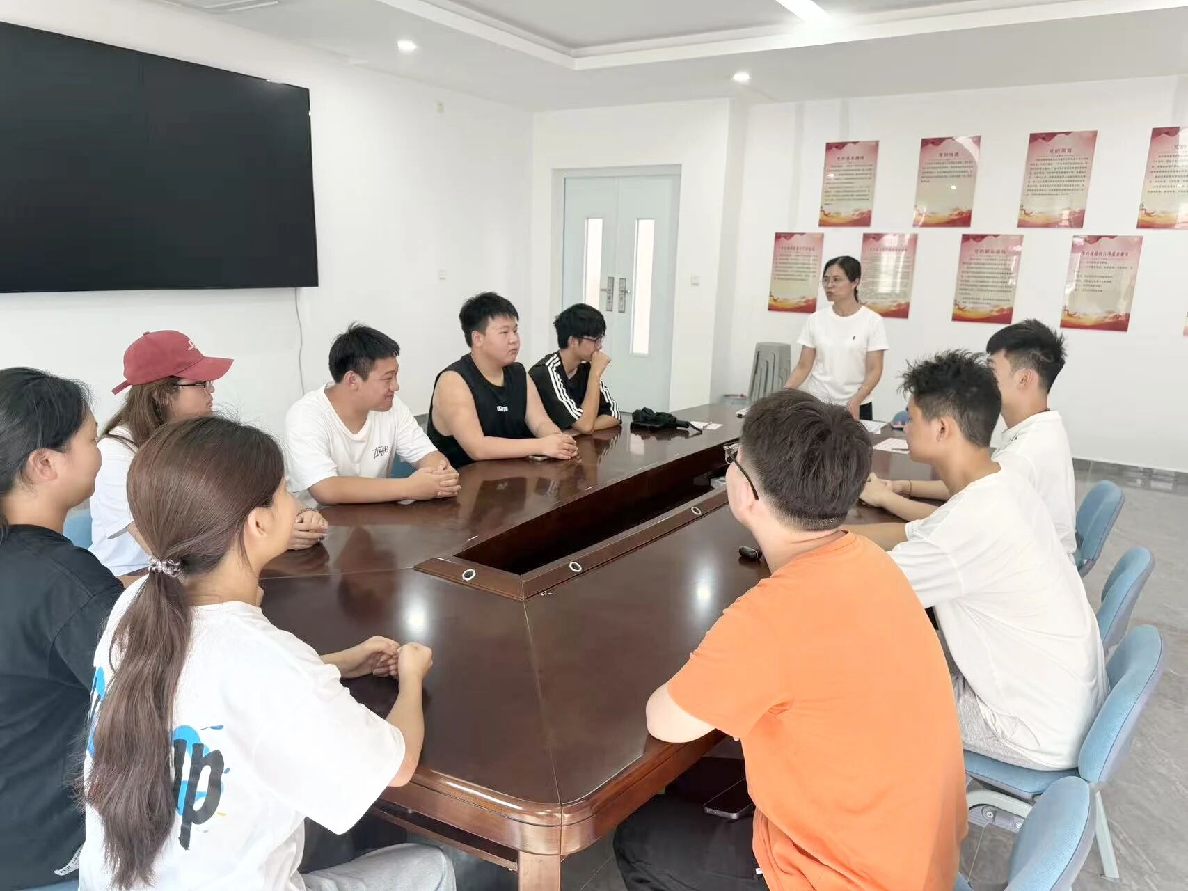 洁净校园，青春共建｜我校督导办组织学生督导团开展教室环境卫生专项检查